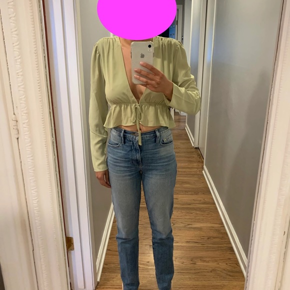 Aritzia Sunday Best Tie Front Blouse Blossom red S - Picture 10 of 10